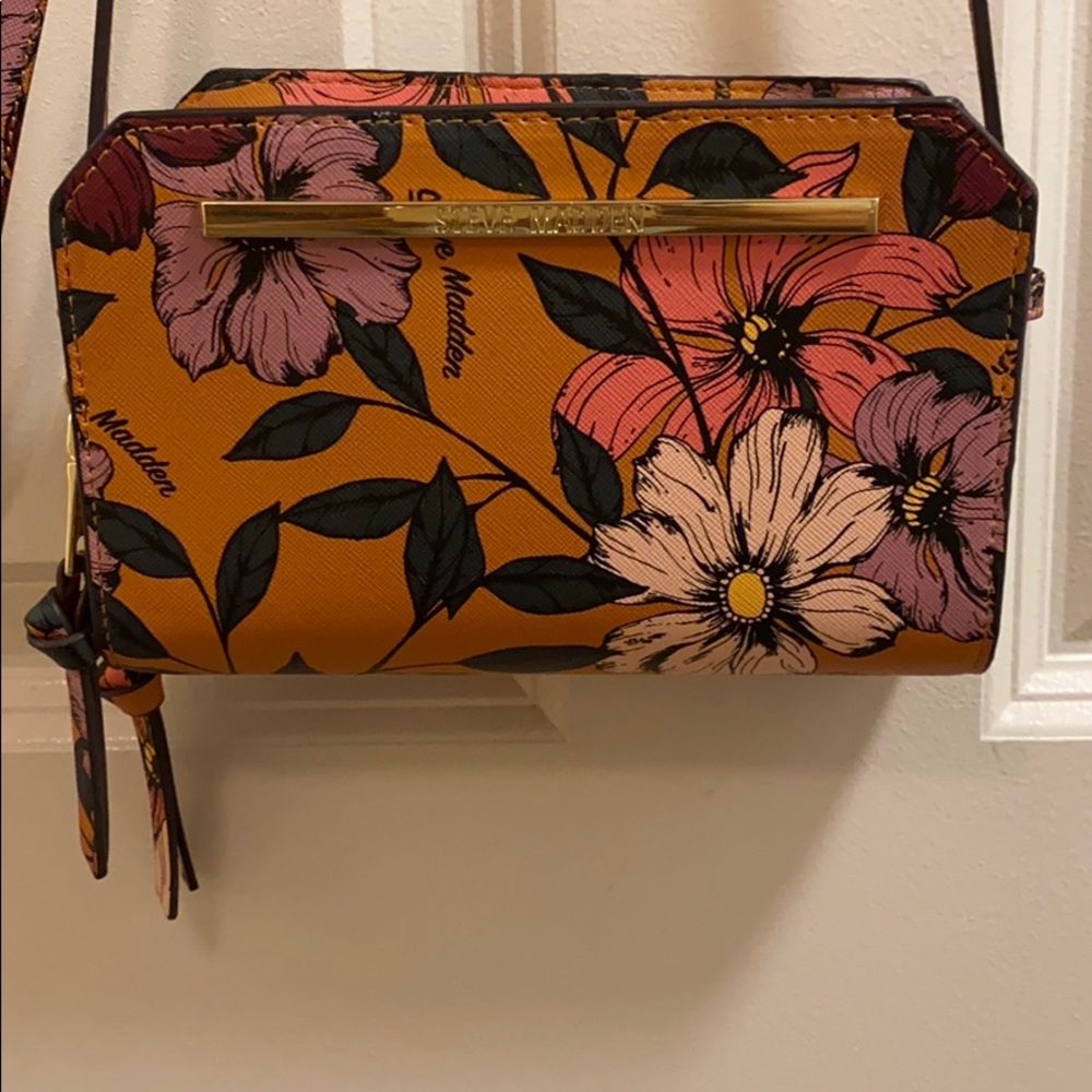 STEVE MADDEN multi floral crossbody
